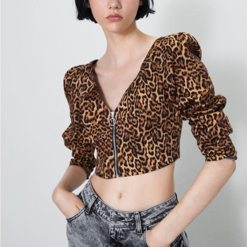 Zara Leopard Print Crop Top Size XS Bikercore Animal Print Zipper